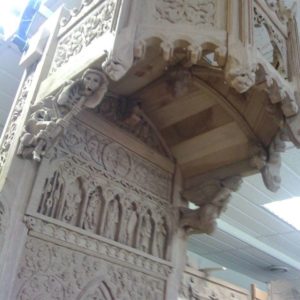 [SUN] in a wood cathedra by Gérard Kebuz