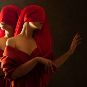 [LES VESTALES ROUGES] - Model: Daria Endresen