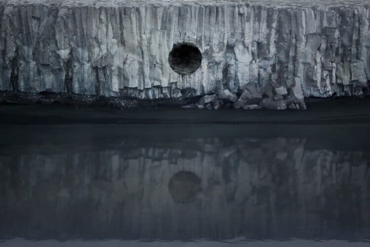 [HOLE]<br><u><a href="http://www.nihil.fr/product/hole/">Order a print</a></u>